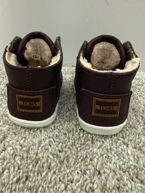 Tiny TOMS, Faux fur lined boots T3
